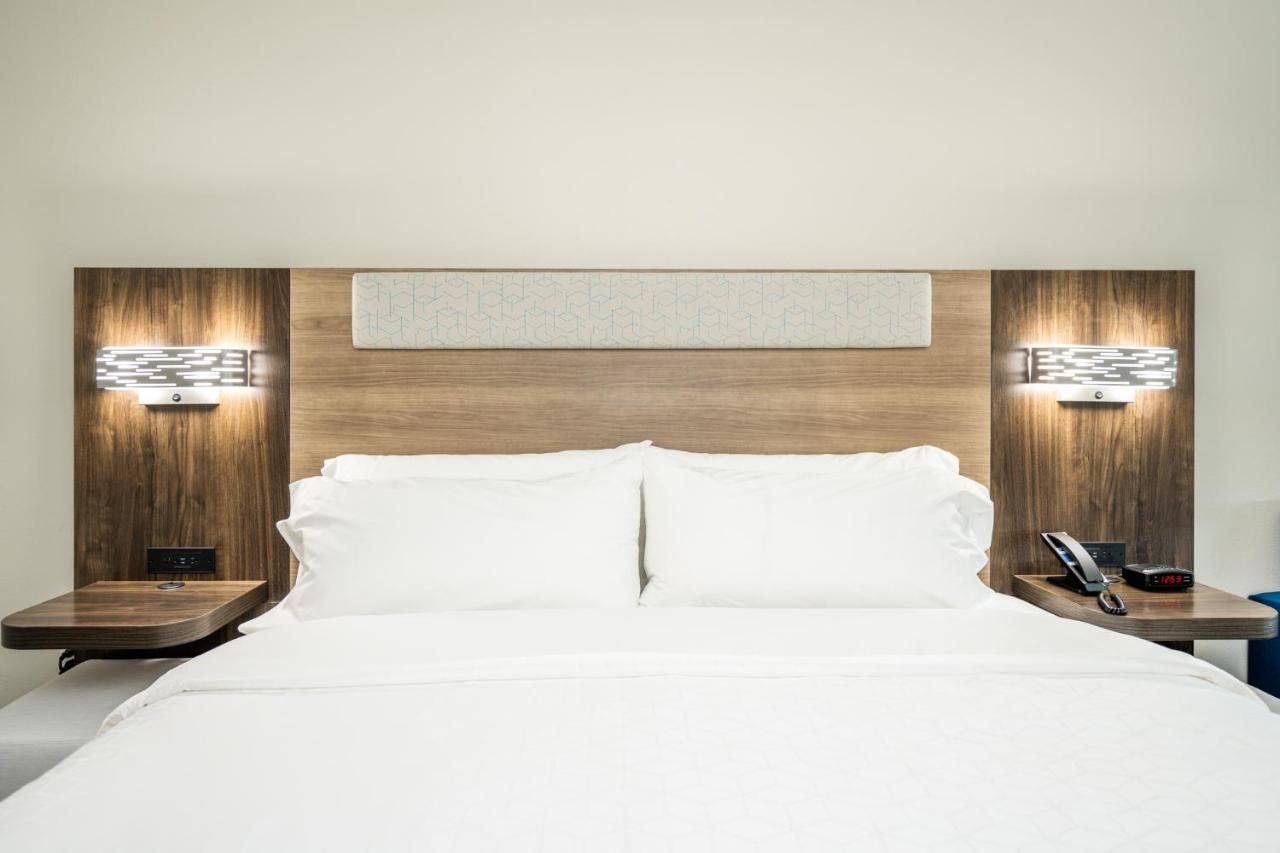 Holiday Inn Express & Suites Charlottesville By Ihg Extérieur photo