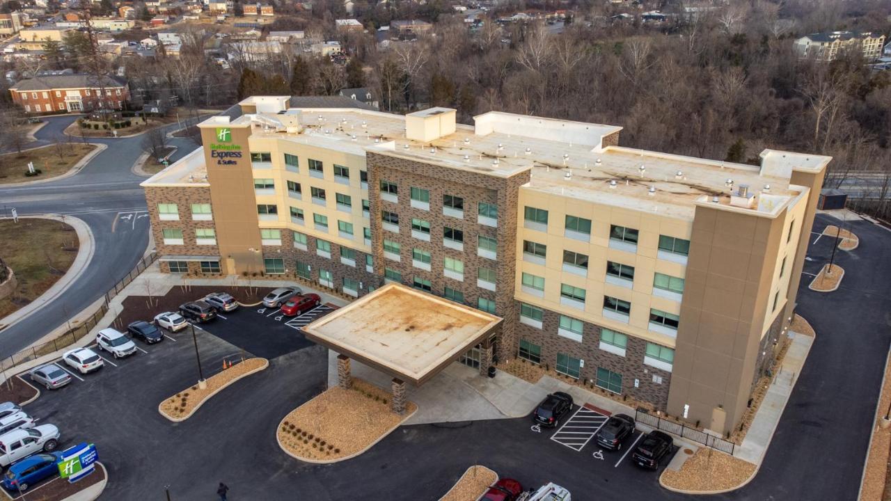 Holiday Inn Express & Suites Charlottesville By Ihg Extérieur photo