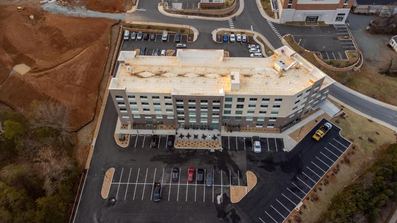 Holiday Inn Express & Suites Charlottesville By Ihg Extérieur photo