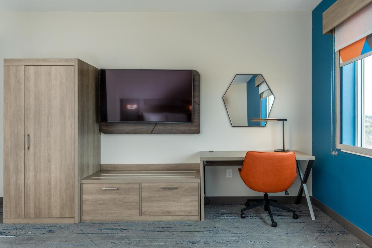 Holiday Inn Express & Suites Charlottesville By Ihg Extérieur photo